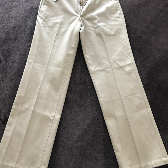 NWT Dockers signature khaki slim fit - Picture 2 of 6